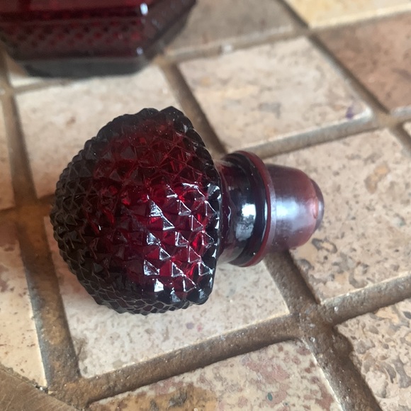 Avon 1876 Cape Cod Ruby Red Wine/Bubble Bath Decanter. Collectable Set/2 - Picture 5 of 12